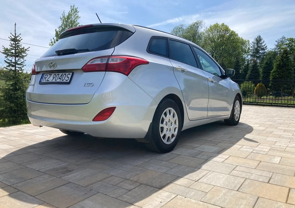 Hyundai I30 cena 26000 przebieg: 191000, rok produkcji 2013 z Szczytna małe 562